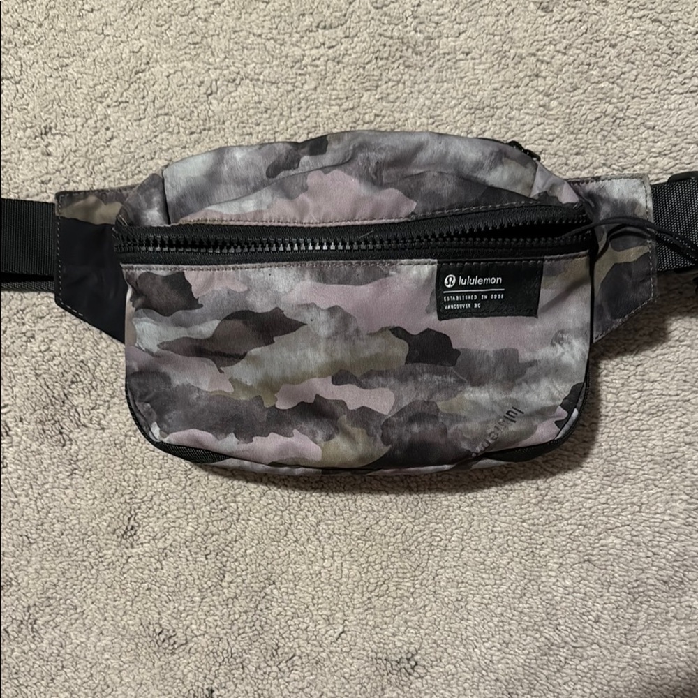 lululemon belt bag